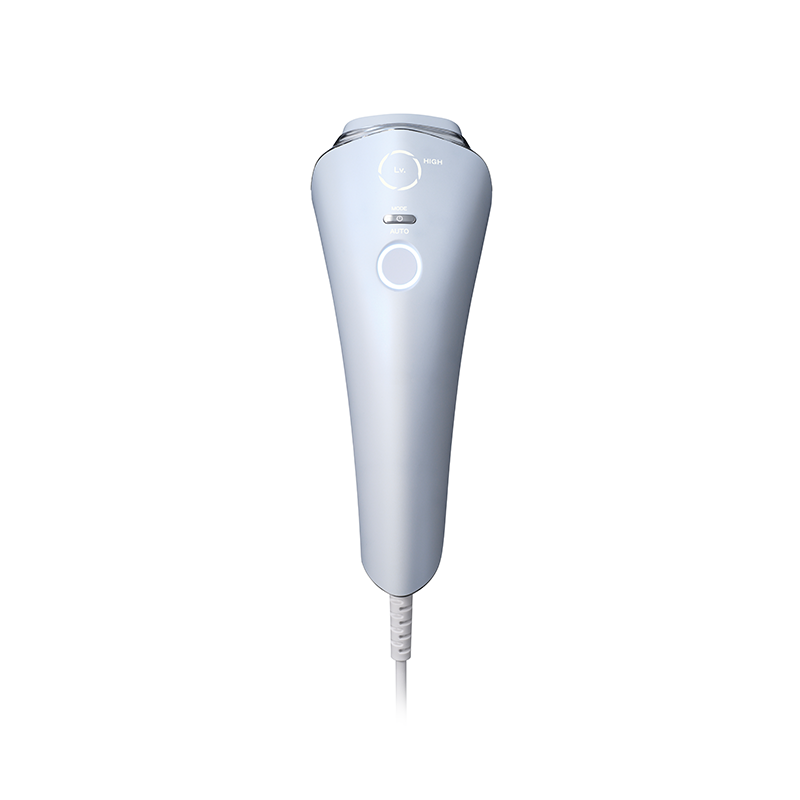 With ReFa's first cooling function, this high-power yet comfortable IPL device enhances skin radiance and features attachments for skincare. The ReFa EPI COOL is now available!