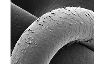 水蒸気爆発を受けた髪